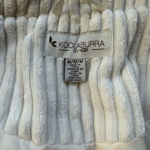 Koolaburra by Ugg - Ivory Corduroy Puffer Jacket, size Medium. - Picture 3 of 5